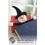 Obliviate! by DROPS Design - Crochet Halloween Book Mark with Witch Pattern