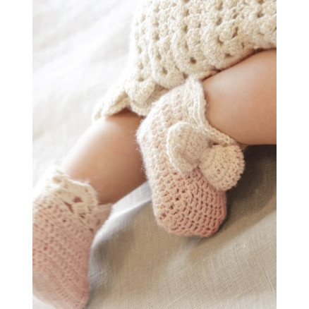 Taking Flight by DROPS Design Crochet Baby Booties with Bow