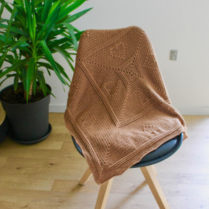 Between The Lines Baby blanket by Rito Krea - Crochet Pattern for Baby blanket 75x75cm