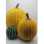 Two-tone Halloween Pumpkin by Rito Krea - Crochet Pattern for Pumkin