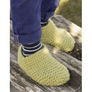 Lemon Jelly by DROPS Design - Knitted Children Slippers in Garter Stitch Pattern size 20 - 37