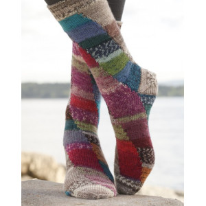 Colour play by DROPS Design - Knitted Socks with displacement Pattern size 35 - 43