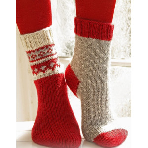 Twinkle Toes by DROPS Design 1 - Knitted Socks Grey with Textured Pattern size 22 - 43