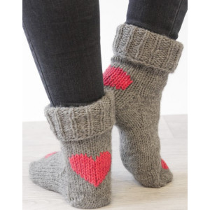 Heart Dance by DROPS Design - Knitted Socks with Hearts Pattern Size 35 - 43