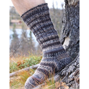 Dusk by DROPS Design - Knitted Socks in rib and stocking Pattern size 38 - 46