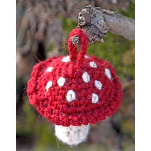 Fairy Garden by DROPS Design - Crochet Christmas Mushroom Pattern 9 cm
