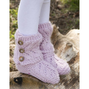 Strawberry Pudding by DROPS Design - Knitted Children Slippers with Lace Pattern size 20 - 37