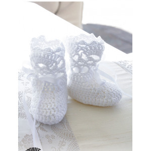 So Charming Socks by DROPS Design - Crochet Baby Boots Pattern Size 15/17 - 22/23