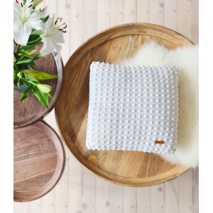 Mother Anette Bubble Cushion by Milla Billa - Yarn Kit for Crocheted Mother Anette Bubble Cushion Size 45 x 45 cm