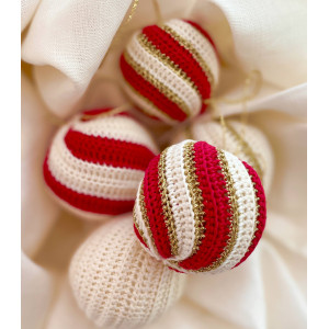 Favourite Christmas Ornament 2021 by Milla Billa – Yarn Kit for Crocheted Favourite Christmas Ornament 2021 Diameter 5.5 cm