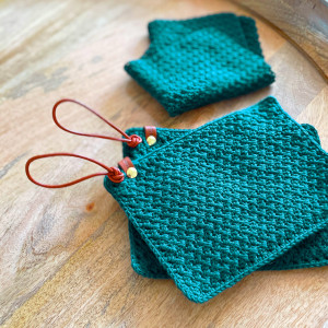 Potholder in Suzette Stitch by Milla Billa – Yarn Kit for the Crocheted Potholder in Suzette Stitch size 20x17 cm