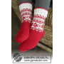 Merry & Warm by DROPS Design - Knitted Christmas Socks Pattern size 32 - 43