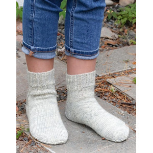 Hopping into Autumn by DROPS Design - Knitted Socks Pattern Sizes 26-43