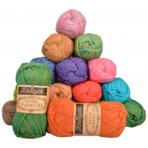 Clover Amour Crochet Hook set - 16 sizes 