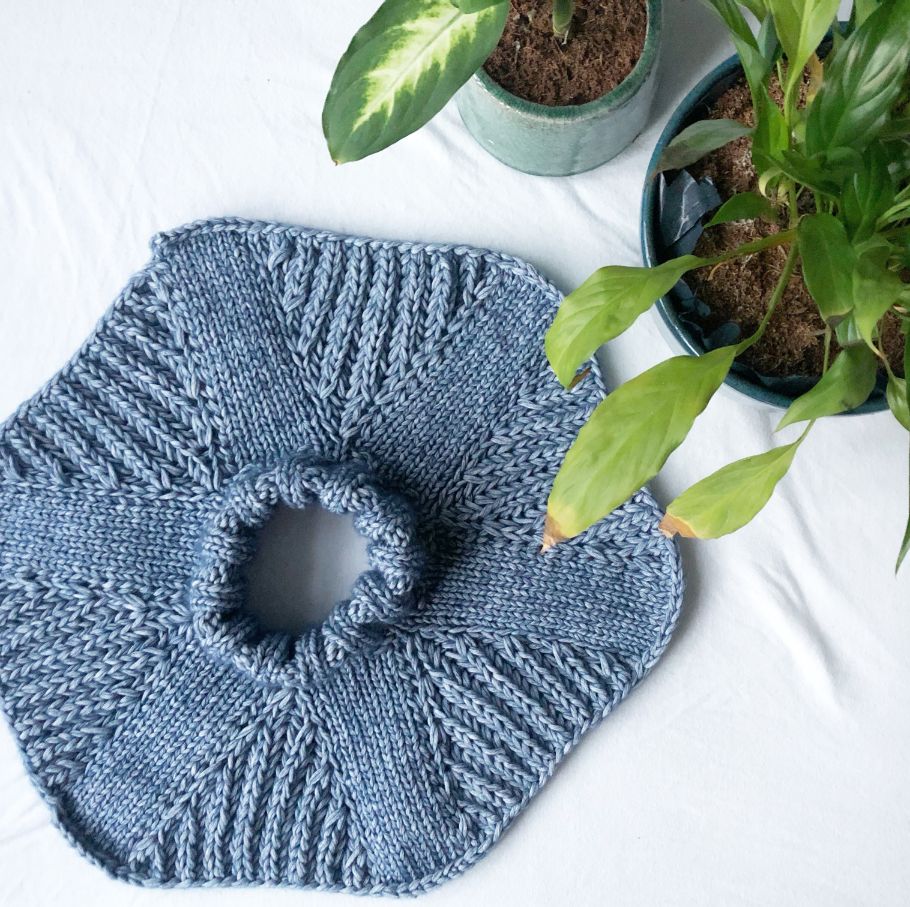 Free knitting pattern: Møllehjul Neck -